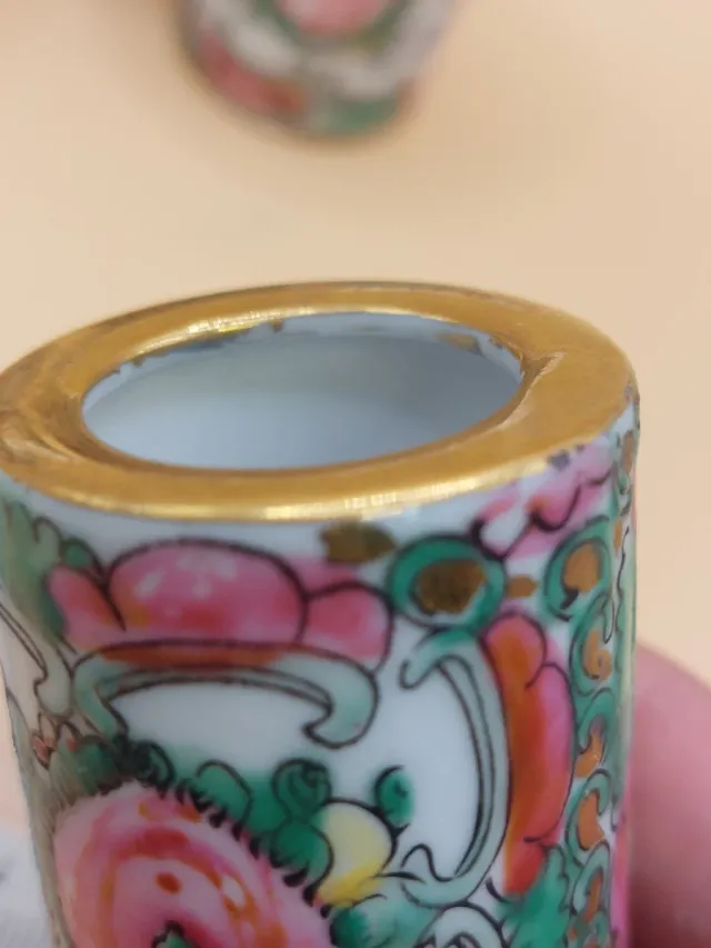 Porcelana famille rose Macao snuff bottle y botes