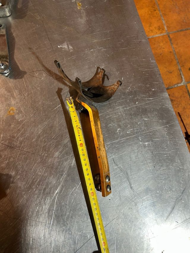 Soportes de escape para kart