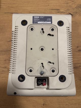 Altavoces Yamaha NS-E80