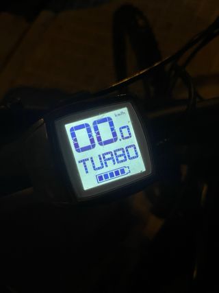 Bicicleta Eléctrica Cube Negra