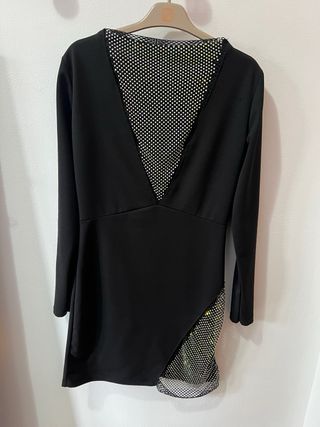 Abito nero con rete e strass
