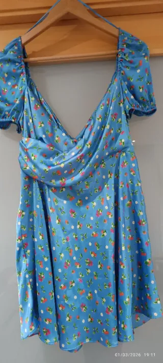 Vestido satinado floral Zara