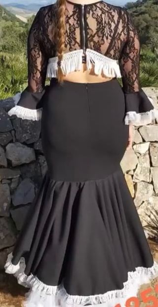 Traje Flamenca Negro con Encaje Blanco