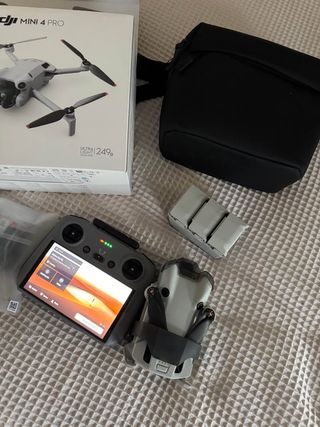 DJI Mini 4 Pro Fly More Combo