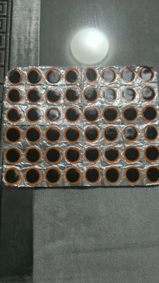 Parches para pinchazos de bicicleta