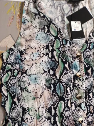 Blusa verde y multicolor