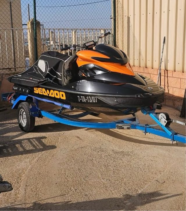 Moto de agua Sea-Doo RXP 215 negra/naranja LEER