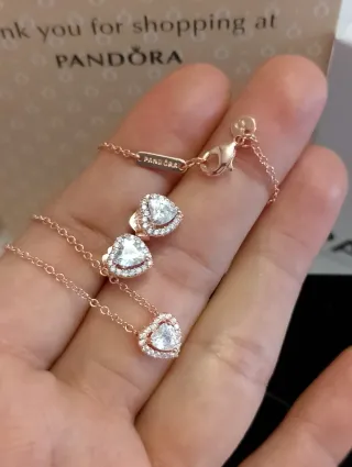 Conjunto  Collar y Pendientes