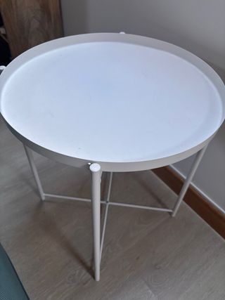 Mesa auxiliar redonda blanca