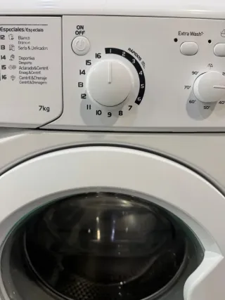 LAVADORA INDESIT 7KG SEMINUEVA