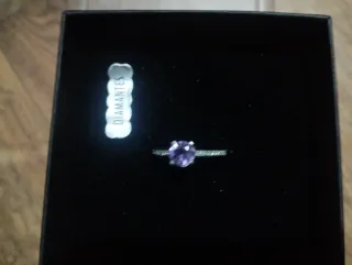 Anillo oro blanco 9kts, amatista y diamantes