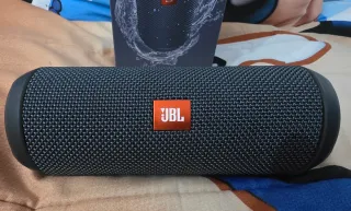 Altavoz JBL Flip Essential Bluetooth