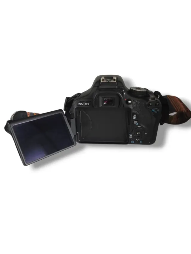 Cámara Canon EOS Rebel T3i EF-S 18-55mm