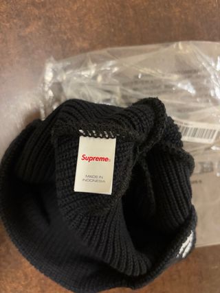 Gorro Supreme Old English printed- negro
