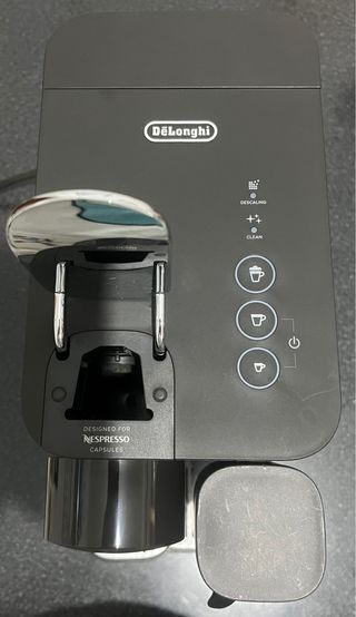 Cafetera Nespresso DeLonghi Lattissima One