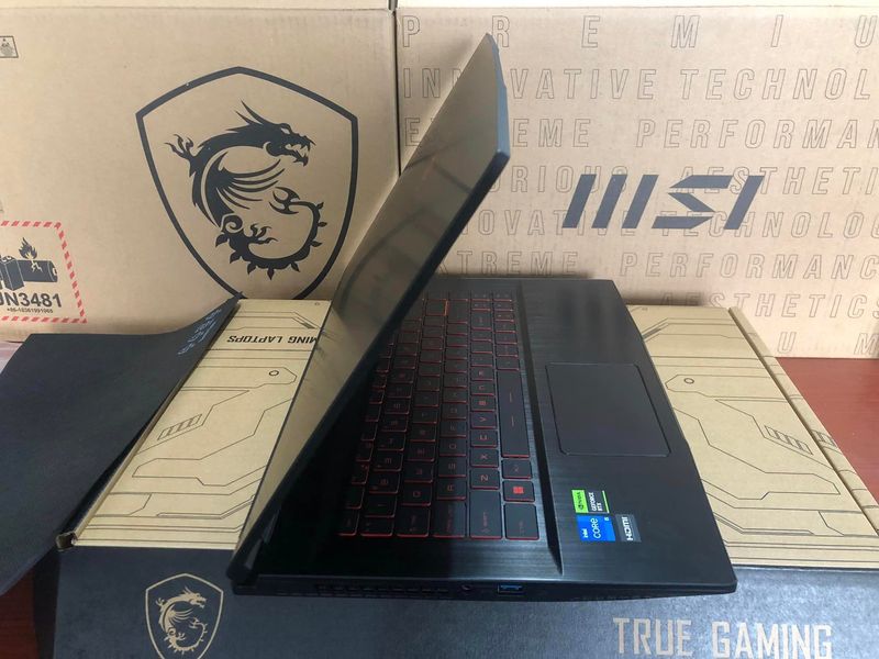 Portátil MSI Gaming GF63 Negro/Rojo afbeelding 2