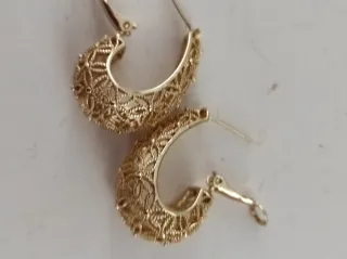 Orecchini filigrana dorati a goccia