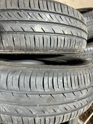 2 neumáticos kumho ecowin 175/65R14 82T DOT 0424