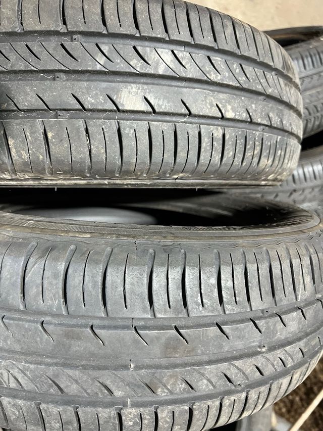 2 neumáticos kumho ecowin 175/65R14 82T DOT 0424