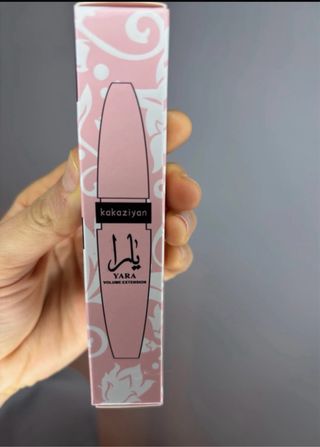 Máscara de pestañas Yara Kakaziyan