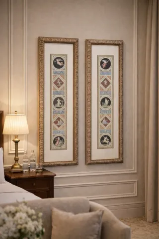 Obras de arte decorativas doradas y multicolor