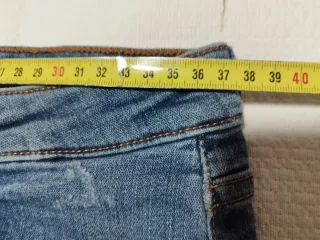 Pantalón vaquero Zara