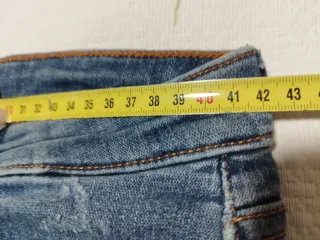 Pantalón vaquero Zara