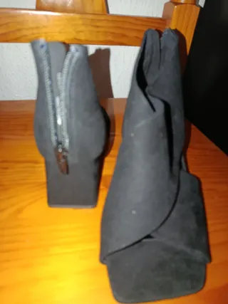 Sandalias negros abiertos tacón