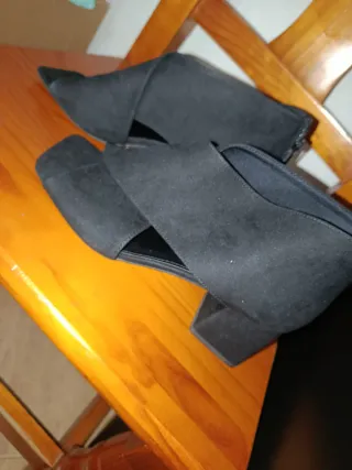 Sandalias negros abiertos tacón