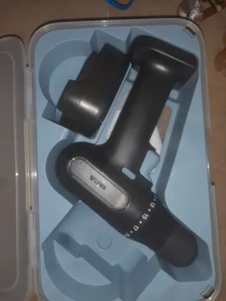 Taladro IKEA con maletín (batería no carga)