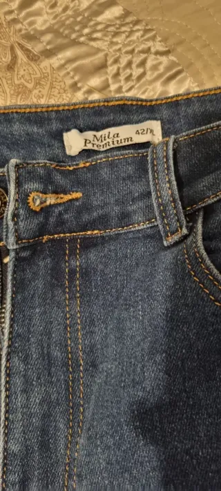 Vaqueros Deshilachados Mujer