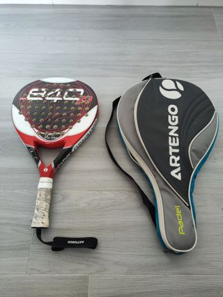 Pala de pádel Artengo y funda