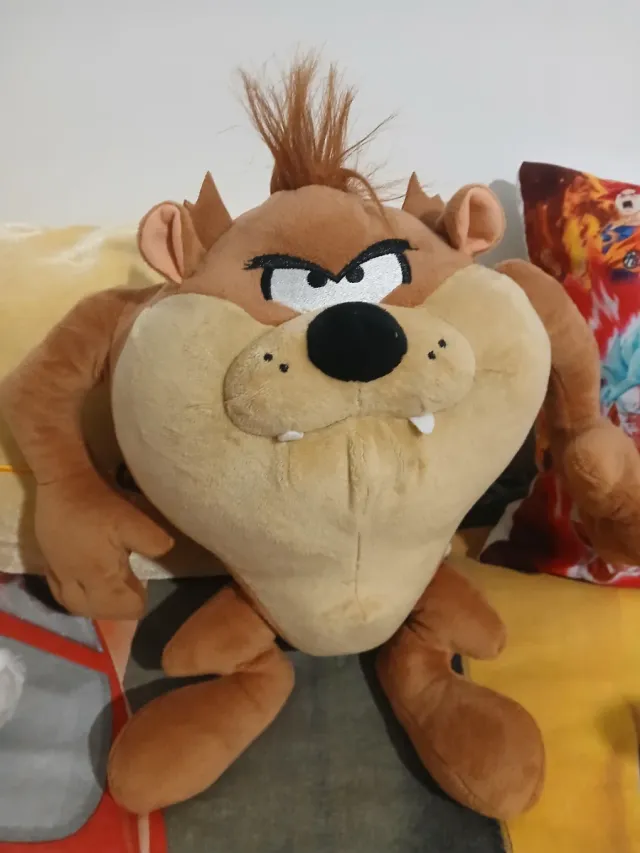 Peluche Taz, Huggy Wuggy, Osos y más