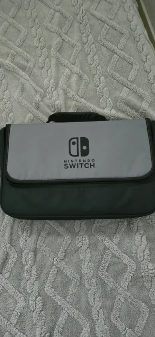Nintendo Switch OLED Preto e Branco