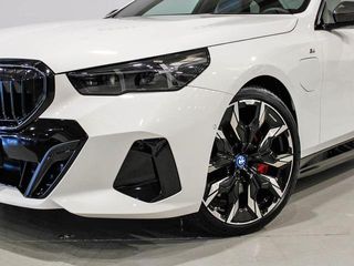 BMW Serie 5 550e xDrive 360 kW (490 CV)