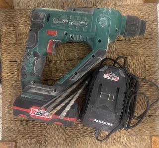 Taladro percutor Parkside 20V + Batería + Cargador