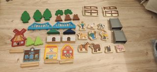 Tren de madera granja y vehículos