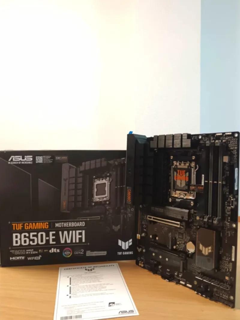 ASUS TUF GAMING B650 E WIFI Placa Base