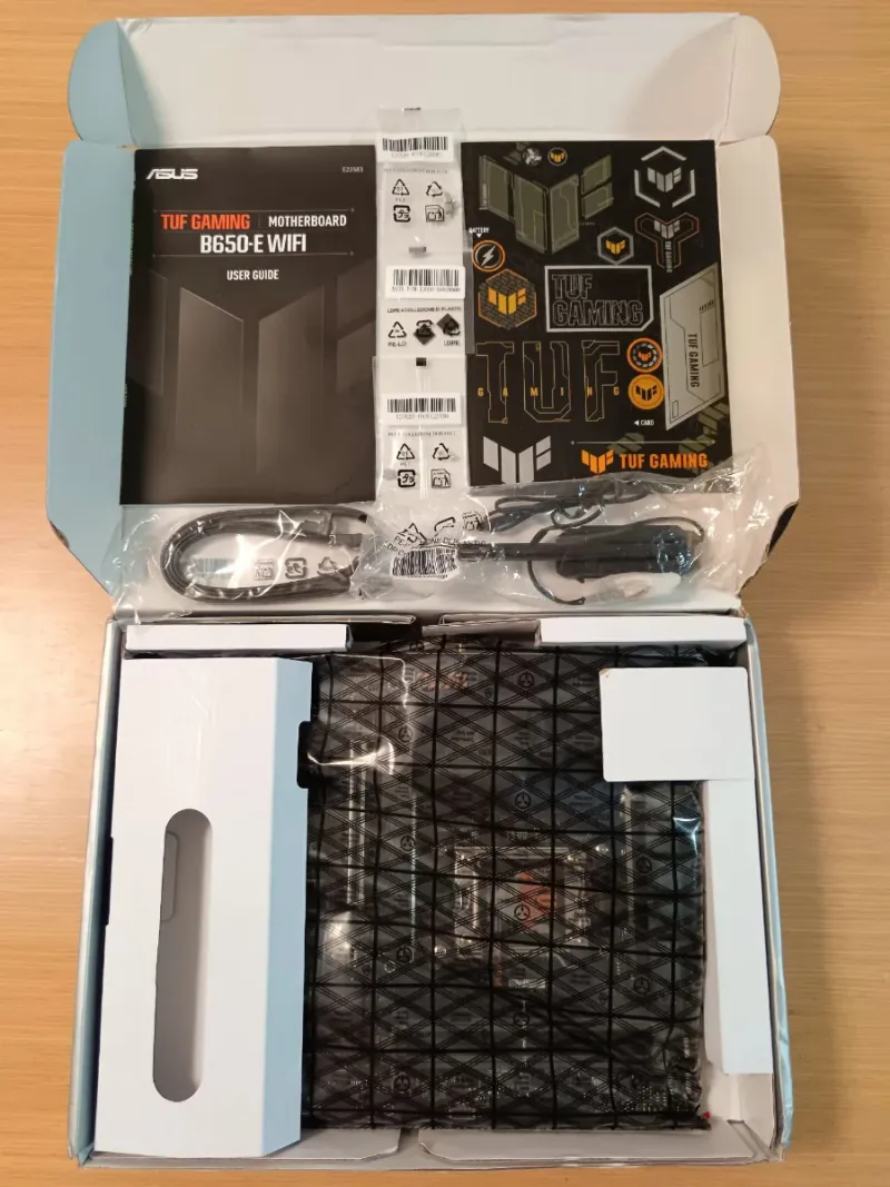 ASUS TUF GAMING B650 E WIFI Placa Base afbeelding 3