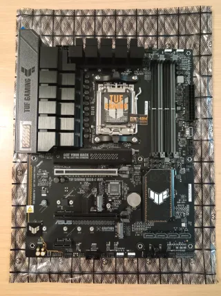 ASUS TUF GAMING B650 E WIFI Placa Base