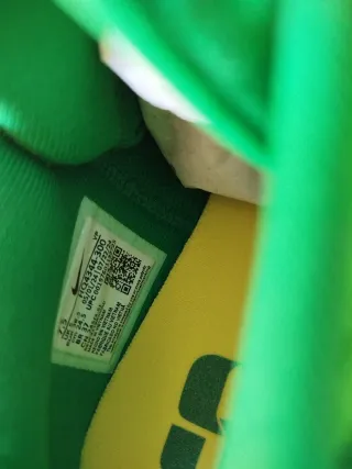 Nike Sabrina 2 Talla 38.5 Verde/Amarillo