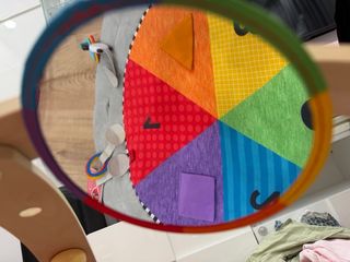 Parque de juego infantil con arco