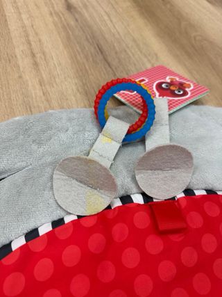 Parque de juego infantil con arco