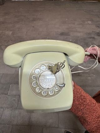 Teléfono antiguo de coleccionista