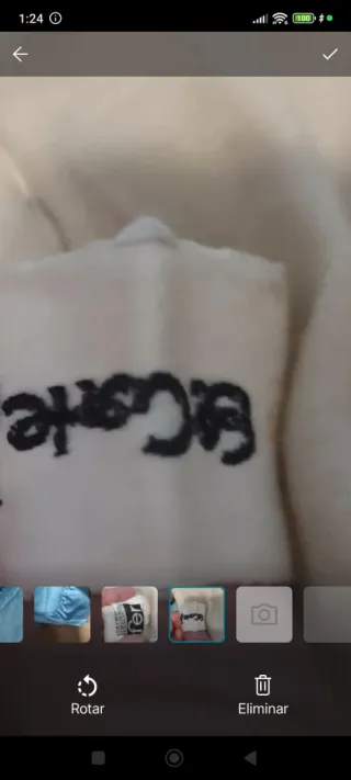 Edredón azul satinado con diseño floral