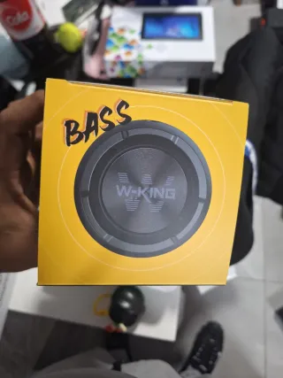 Altavoz Bluetooth W-KING Negro