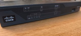 Router Profesional Cisco 881 - Serie 800 (Ideal CC