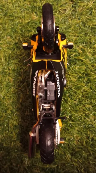 Miniatura Moto Honda 17x5x9cm