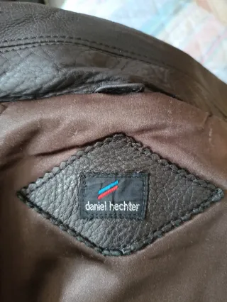 Tres cuartos cuero Daniel Hechter S Medidas indica