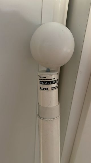 Barra Cortina Extensible IKEA Blanca con remates